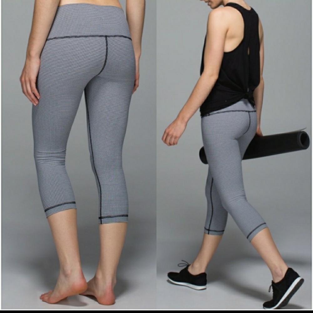 Lululemon Crop Wunder Under Roll Down Size 4
